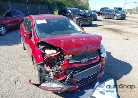 2013 Ford Focus Se z USA, uszkodzony, nr VIN 1FADP3F21DL380855